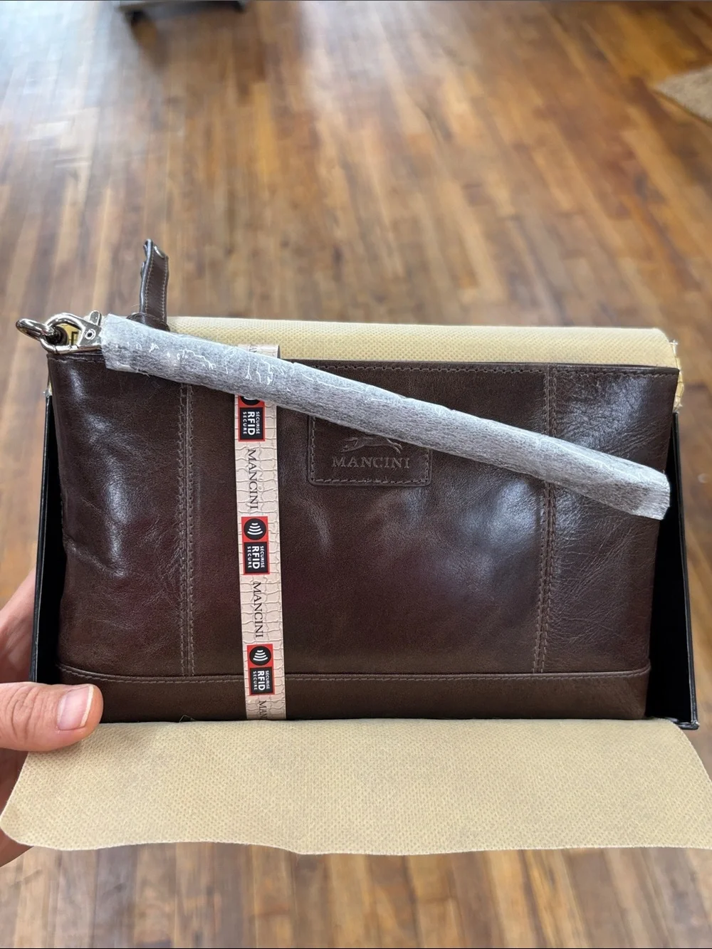 Mancini Casablanca rfid organizer wristlet bag brown leather